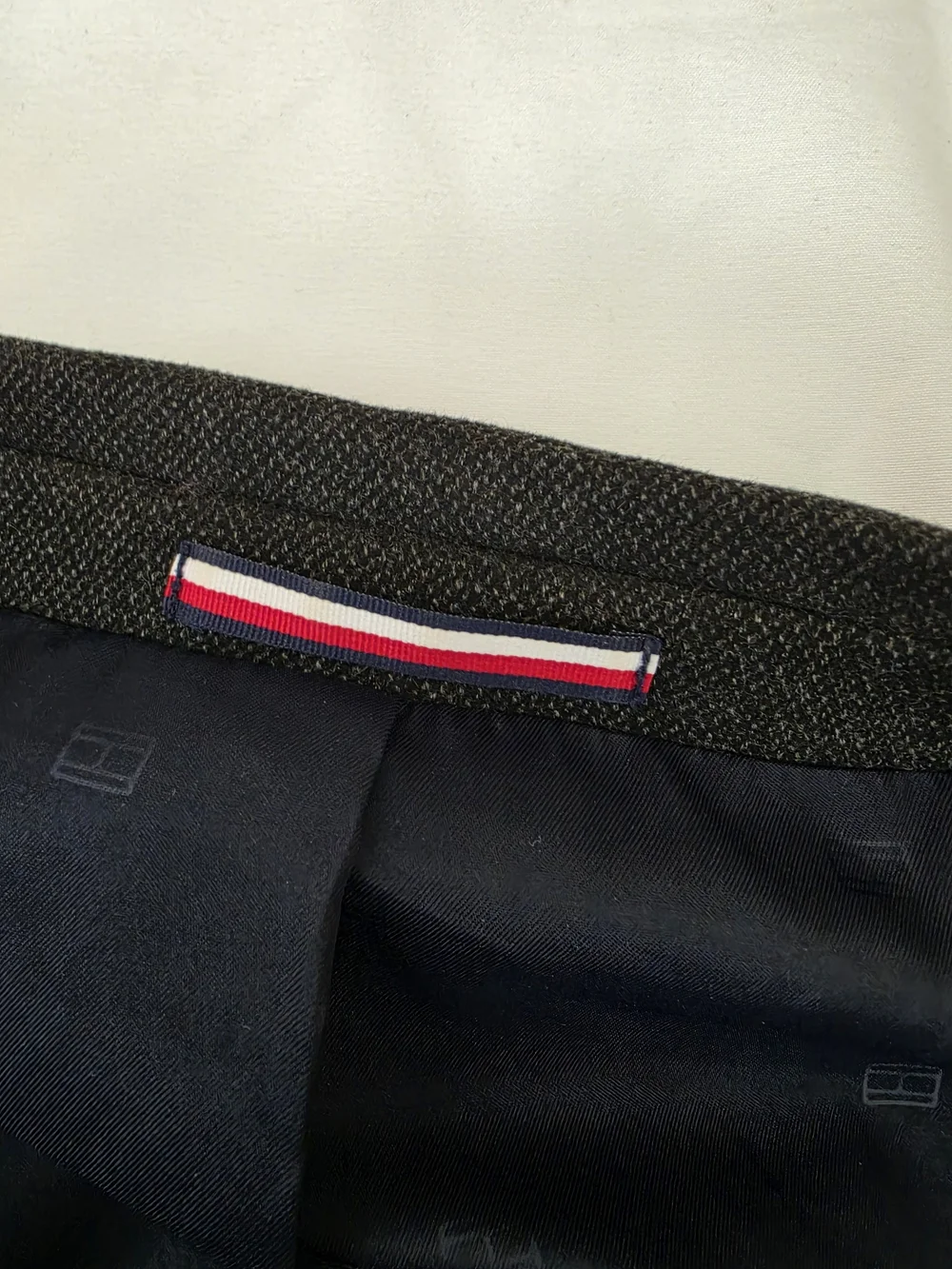Tommy Hilfiger Charcoal Gray Two-Button Sport Coat 46R
